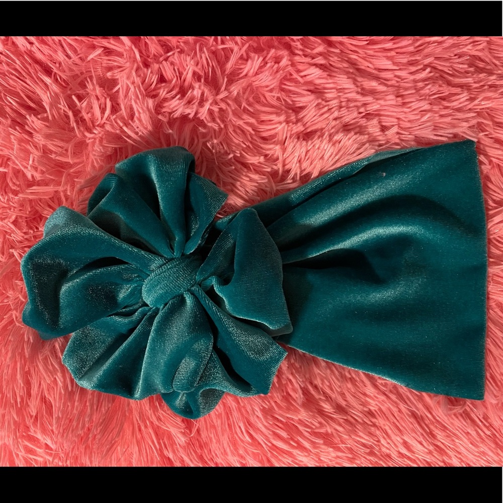 Green Velvet Messy Toddler Headwrap